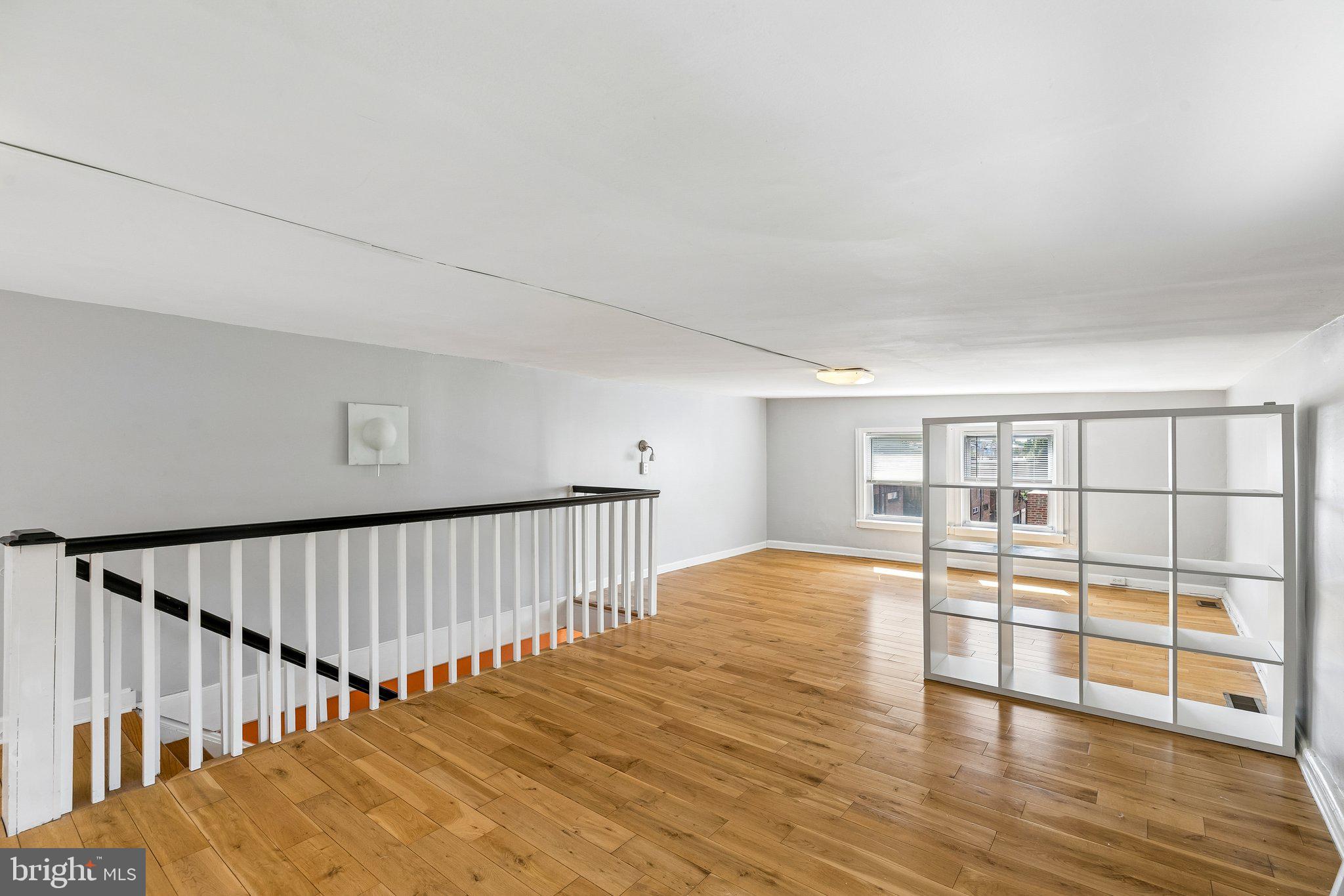 527 South 7th Street, Unit 1 Philadelphia, PA 19147 - Photo 28 of 33 Spacious, light-filled loft area.