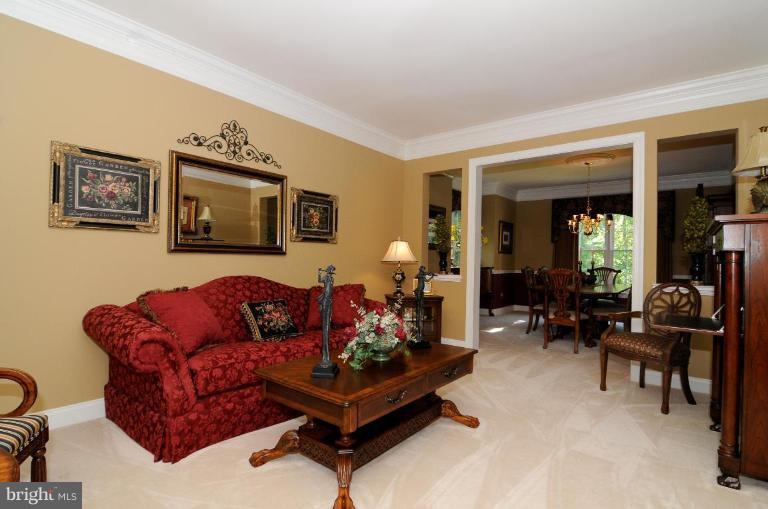 552 Coover Road Annapolis, MD 21401 - Photo 3 of 28 Living Room