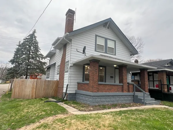 $1,825 | 702 North Grant Avenue, Indianapolis, IN 46201