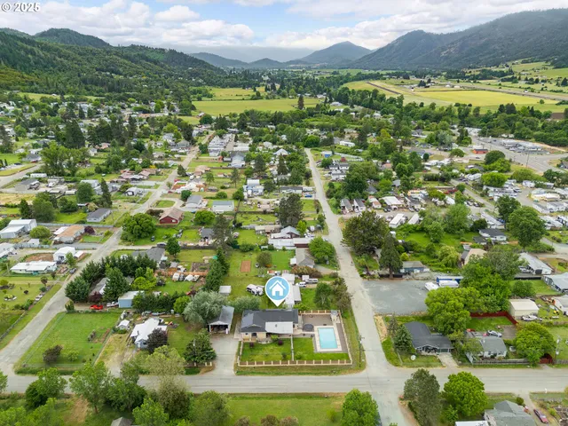 $467,000 | 190 Walnut Street, Myrtle Creek, OR 97457