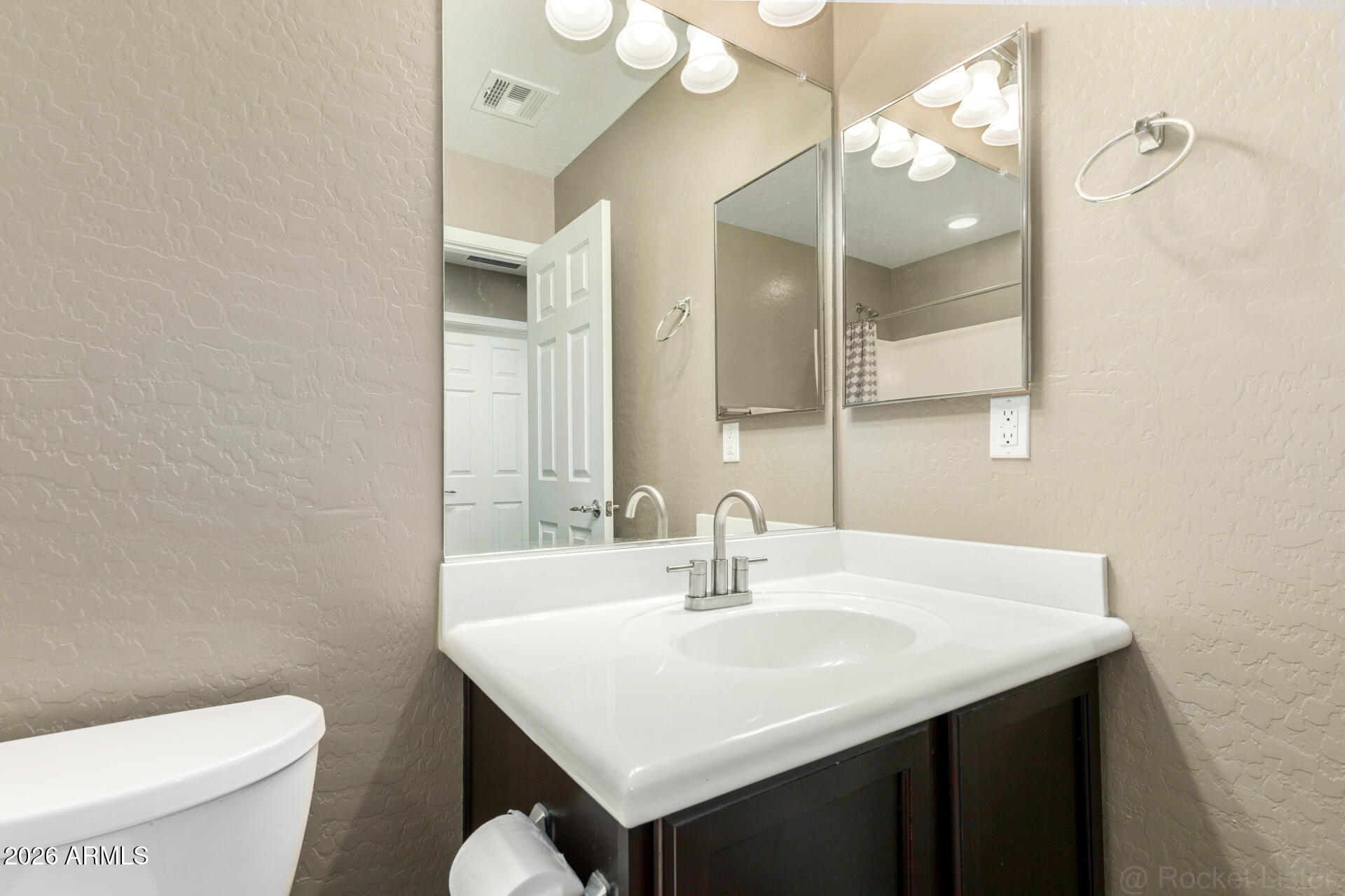 1904 West Black Hill Road Phoenix, AZ 85085 - Photo 19 of 55 33 - Black Hill