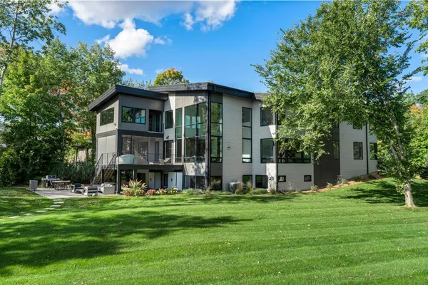 $2,250,000 | 746 Peninsula Point Road, Shakopee, MN 55379