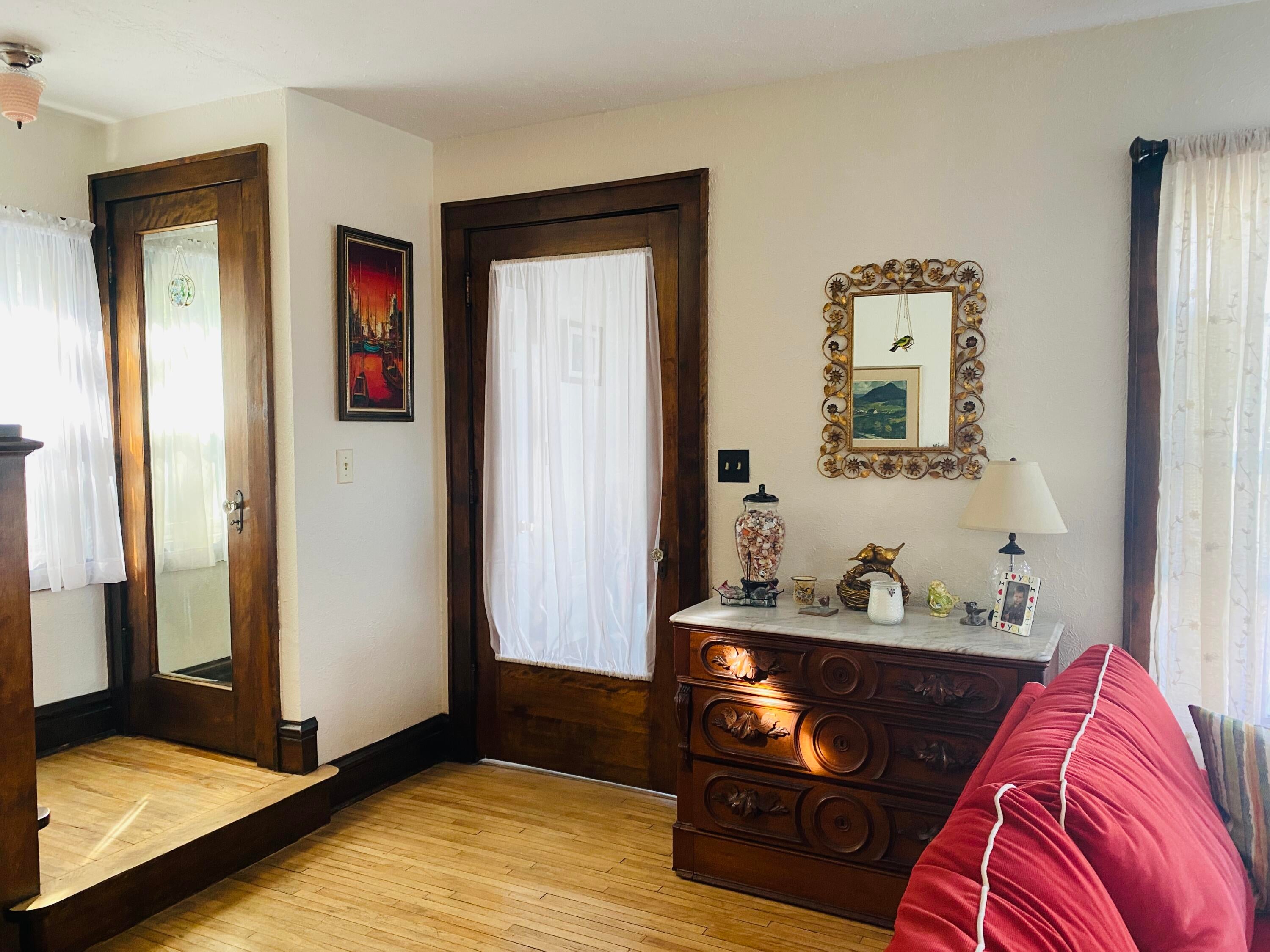 215 Ridge Street Sault Ste. Marie, MI 49783 - Photo 6 of 42 Gallery Image 6
