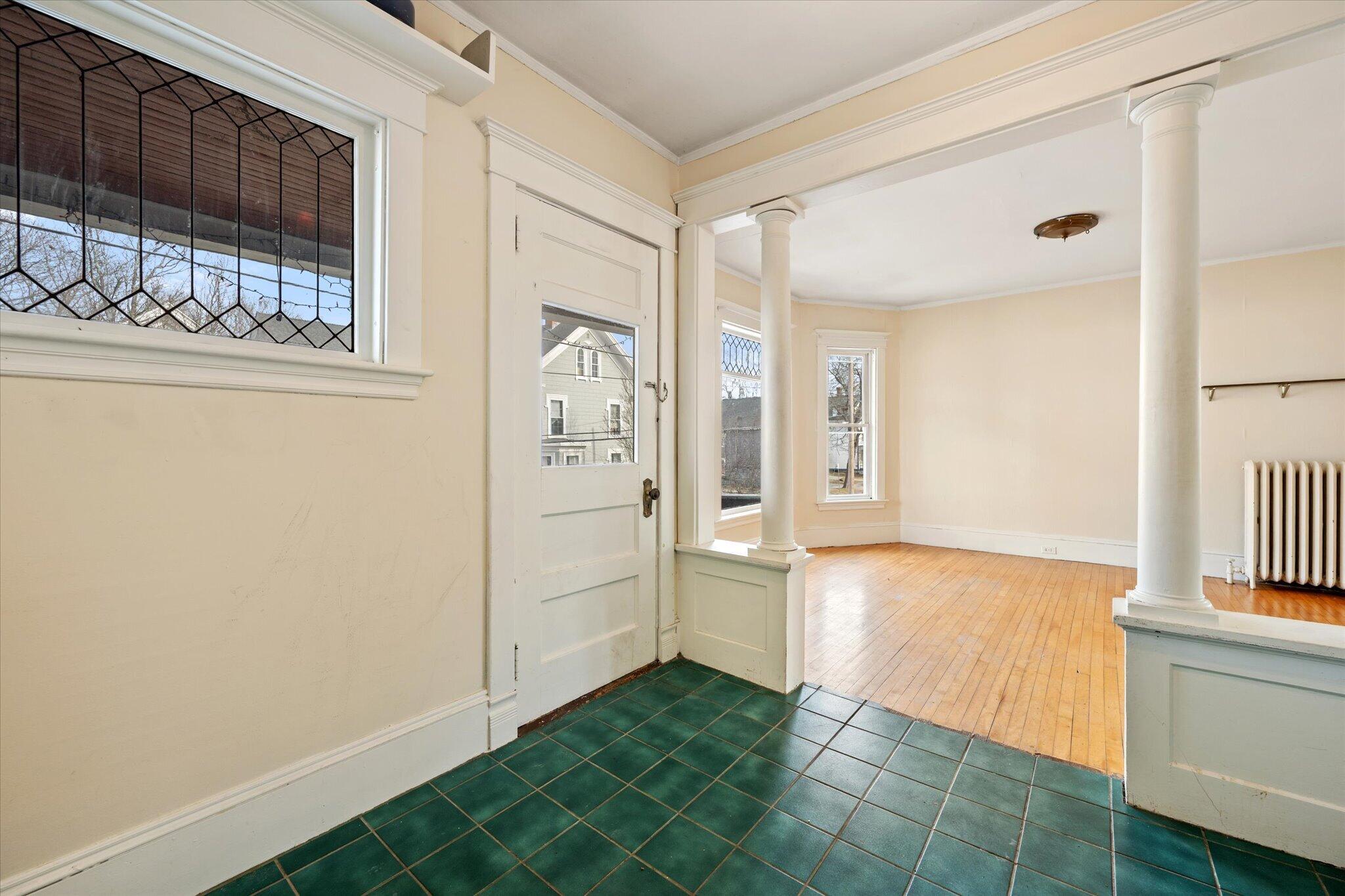 284 French Street Bangor, ME 04401 - Photo 5 of 23 07-Apt 1