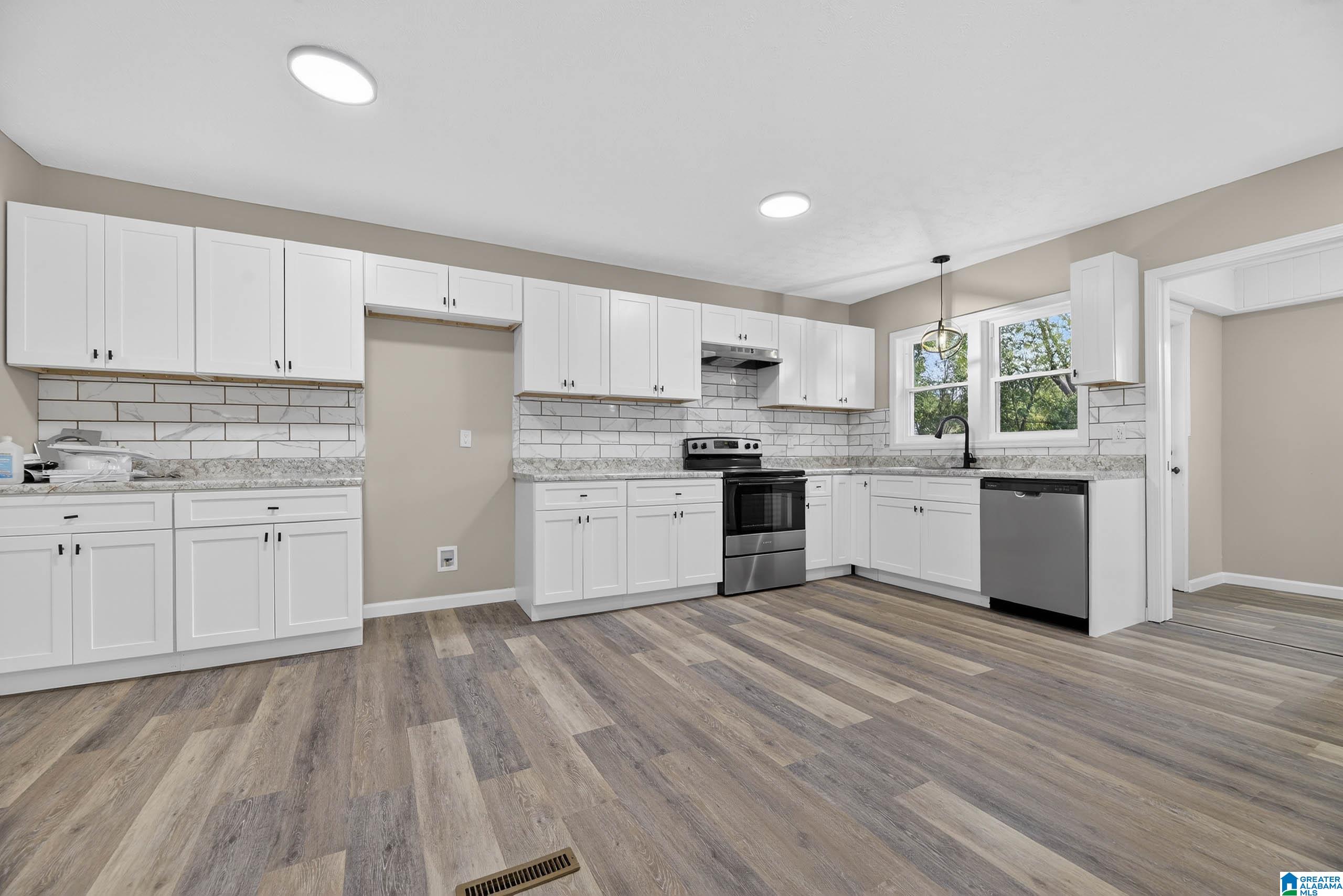 1111 Calhoun Place Anniston, AL 36207 - Photo 13 of 49