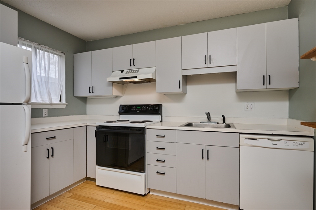 170 East Hadley Road, Unit 52 Amherst, MA 01002 - Photo 7 of 26