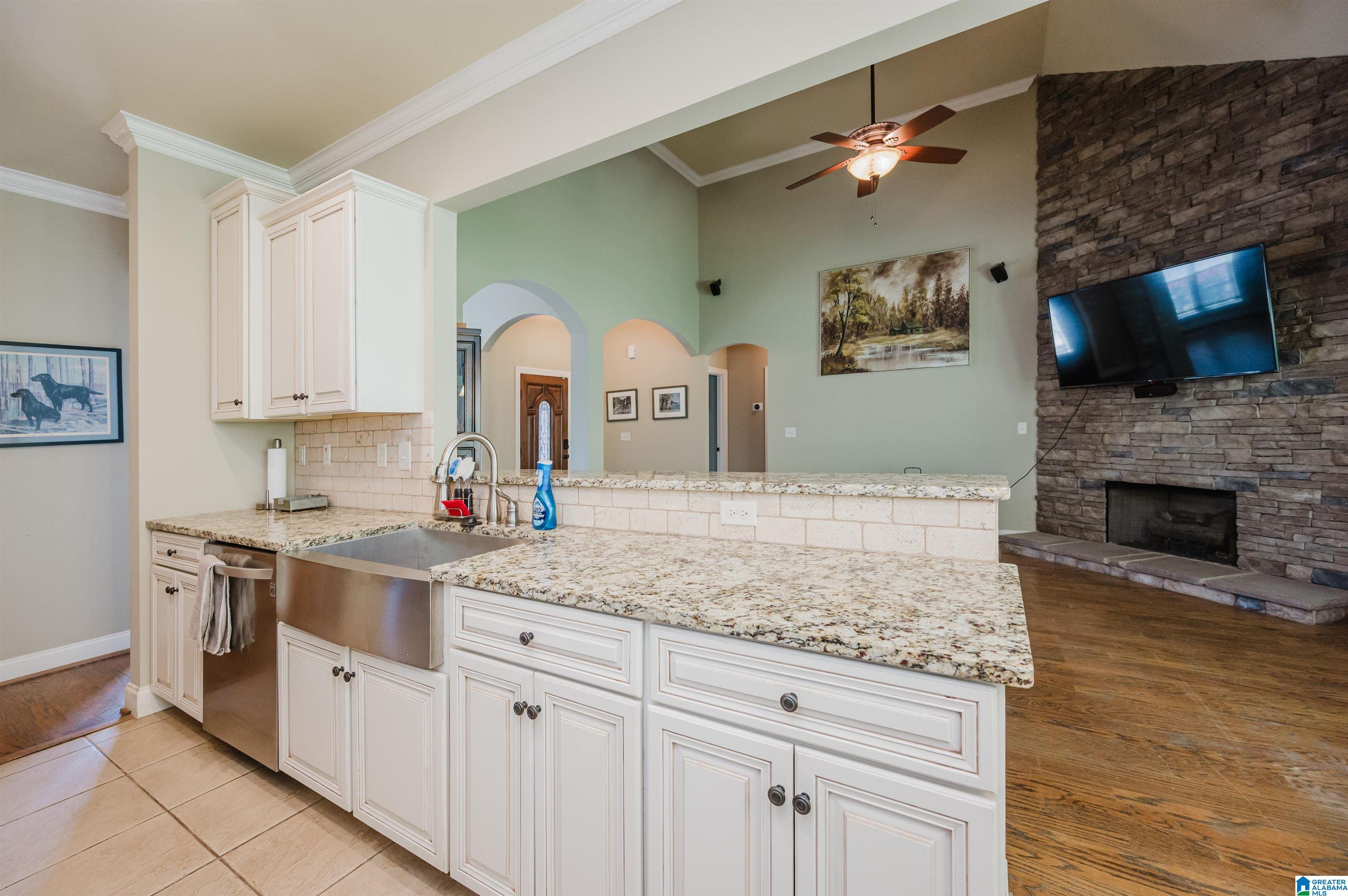 418 Ballantrae Road Pelham, AL 35124 - Photo 14 of 38