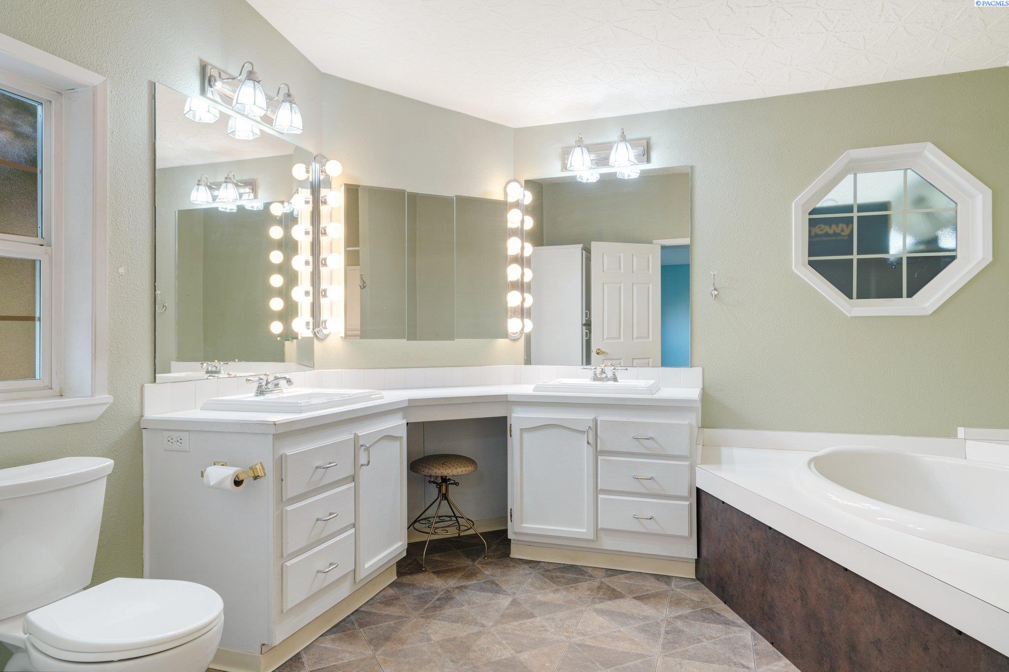 30804 East Ruppert Road Benton City, WA 99320 - Photo 12 of 28 Gallery Image 12