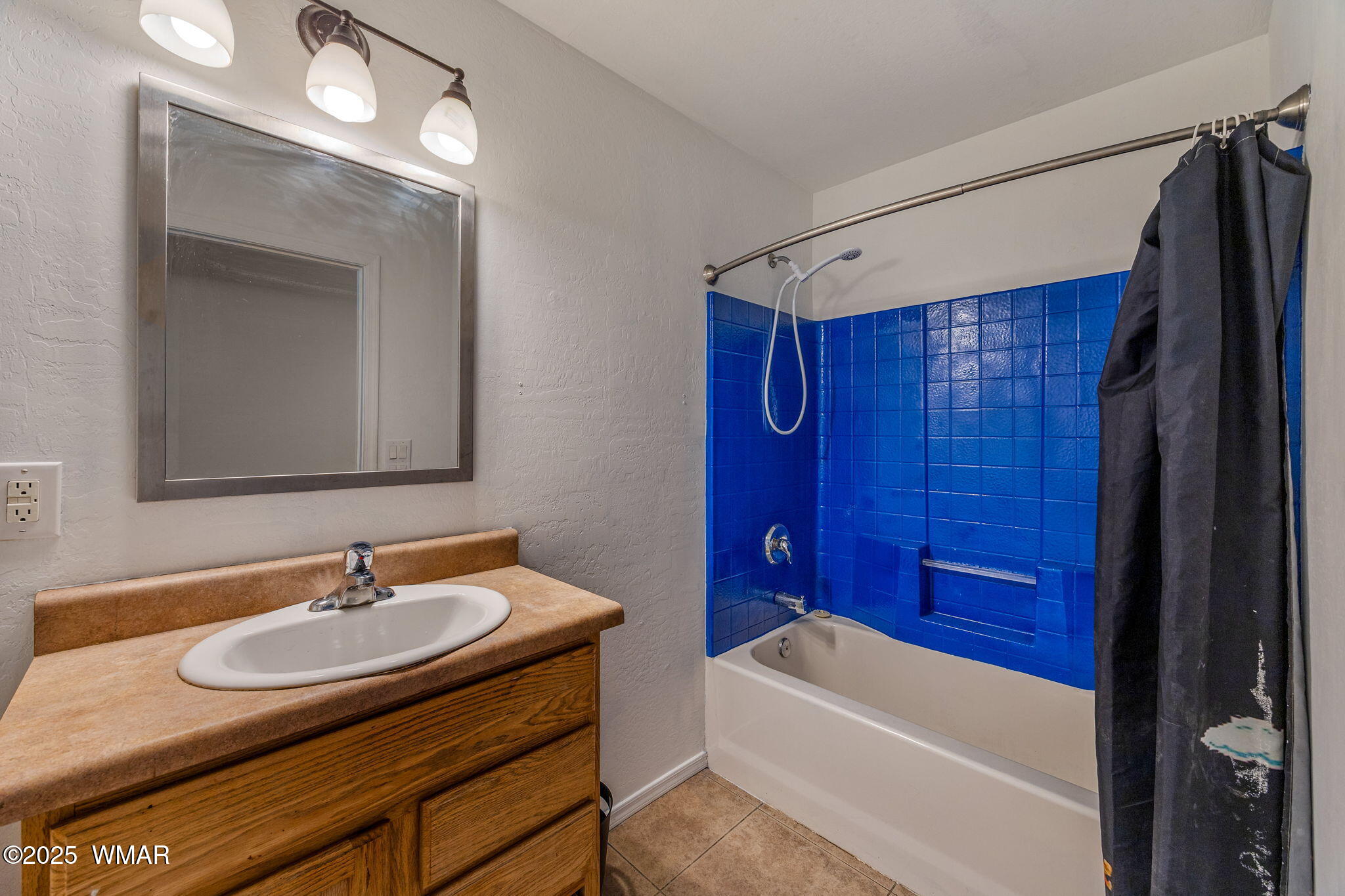 529 Foothills Boulevard Taylor, AZ 85939 - Photo 24 of 30 Hall Bath