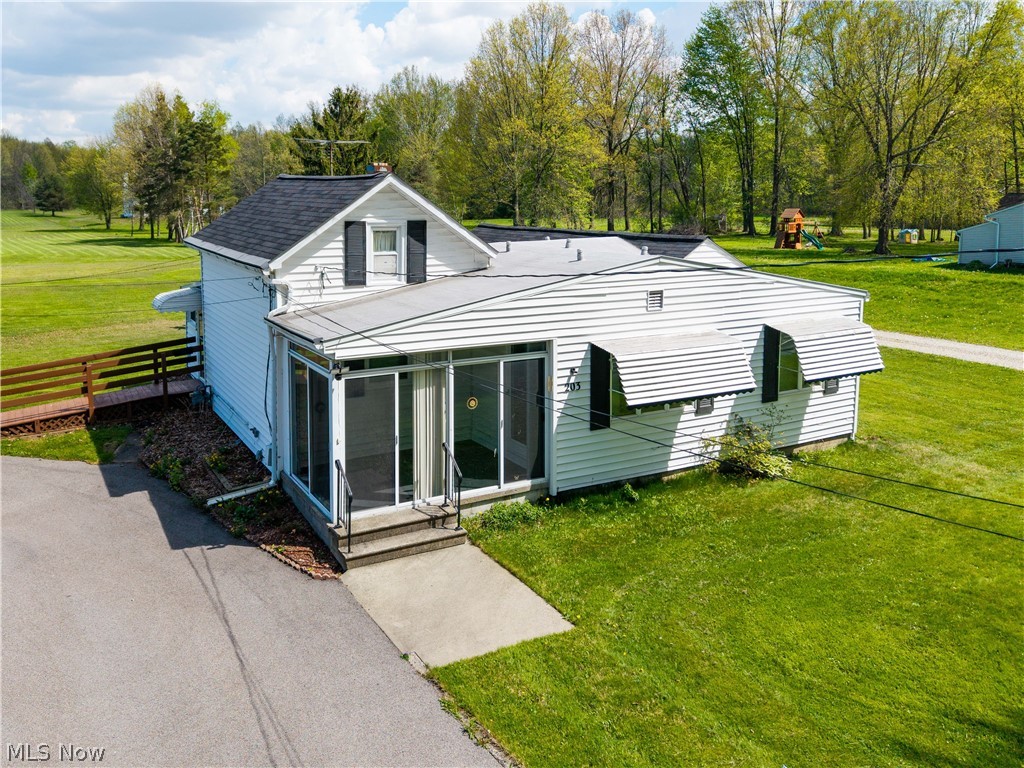 203 Annis Road Amherst, OH 44001 - Photo 4 of 50