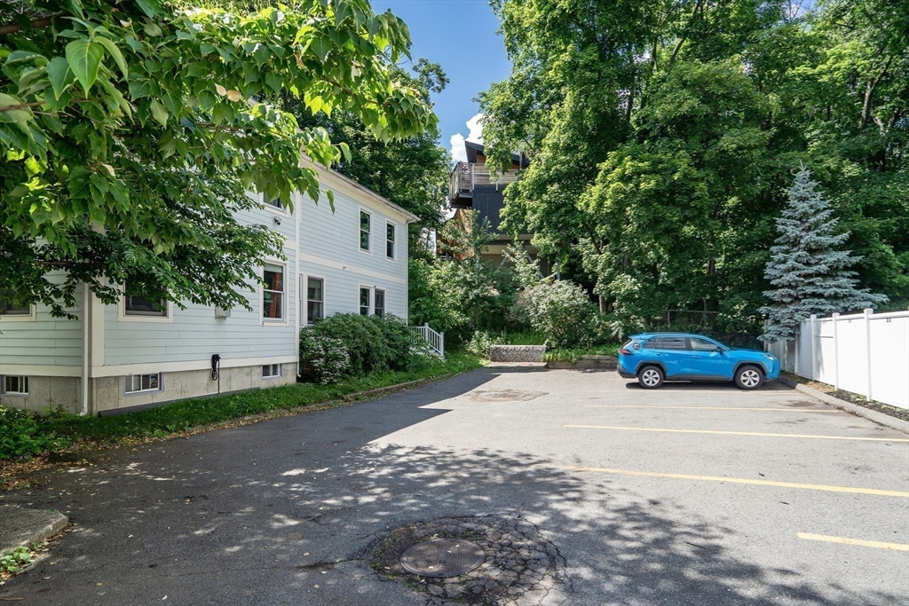 39 Hawthorne Street, Unit 39 Boston, MA 02119 - Photo 33 of 37