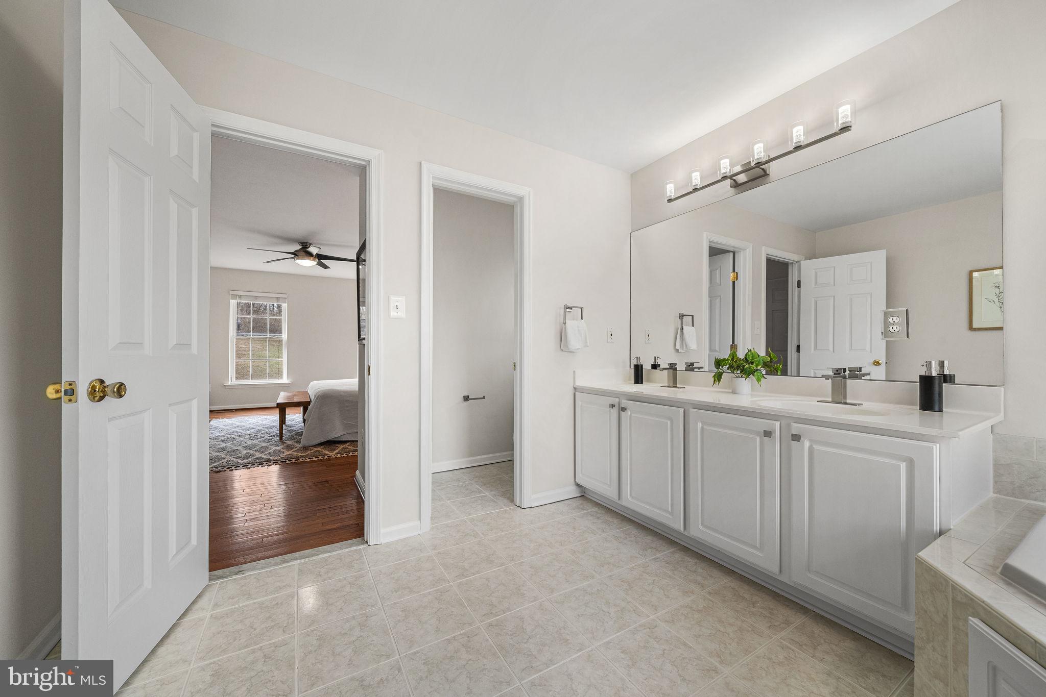 2420 Prices Distillery Road Clarksburg, MD 20871 - Photo 22 of 57 Primary Bathroom