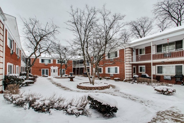 1719 Grove Street, Unit 7 Glenview, IL 60025 - Photo 20 of 25