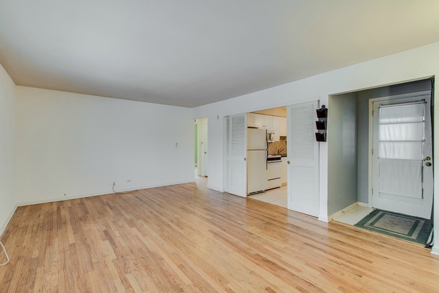 1719 Grove Street, Unit 7 Glenview, IL 60025 - Photo 3 of 25