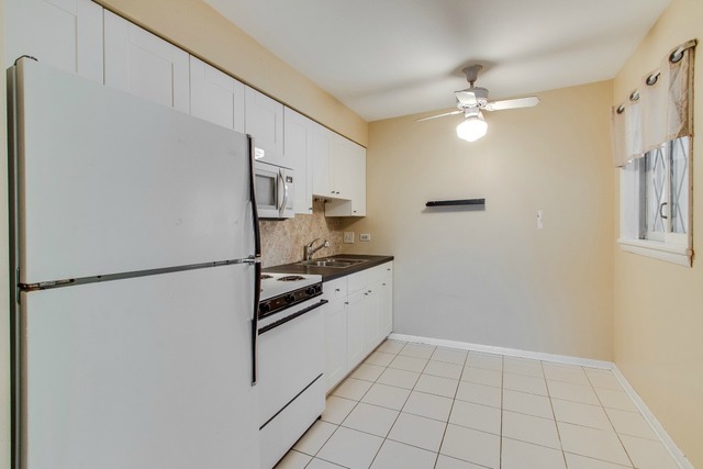 1719 Grove Street, Unit 7 Glenview, IL 60025 - Photo 7 of 25