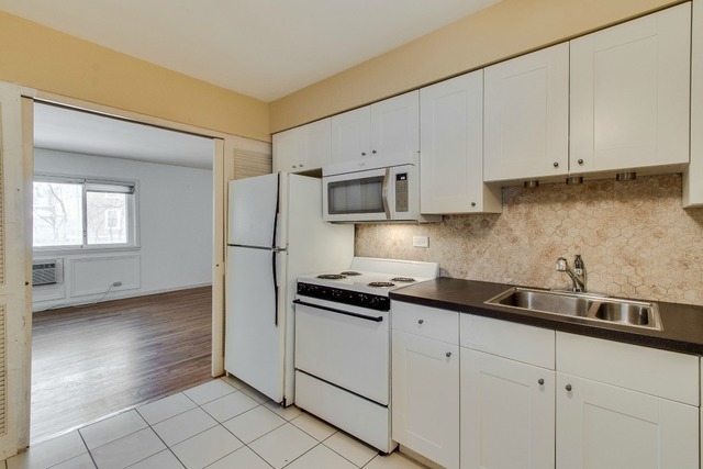 1719 Grove Street, Unit 7 Glenview, IL 60025 - Photo 8 of 25