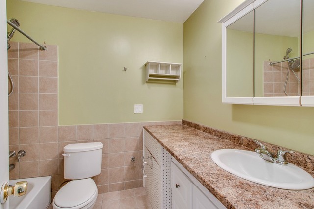 1719 Grove Street, Unit 7 Glenview, IL 60025 - Photo 9 of 25