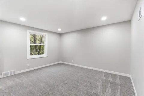 $895,000 | 2121 West 120th Street, Leawood, KS 66209