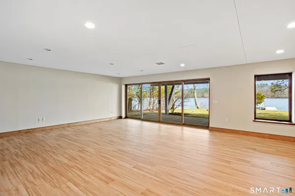 $990,000 | 152 Lakeside Drive, Lebanon, CT 06249