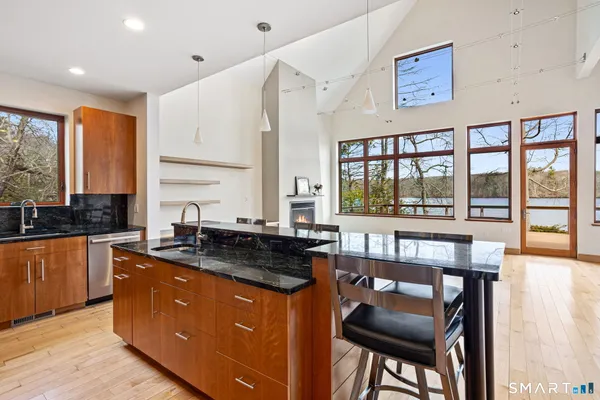$990,000 | 152 Lakeside Drive, Lebanon, CT 06249