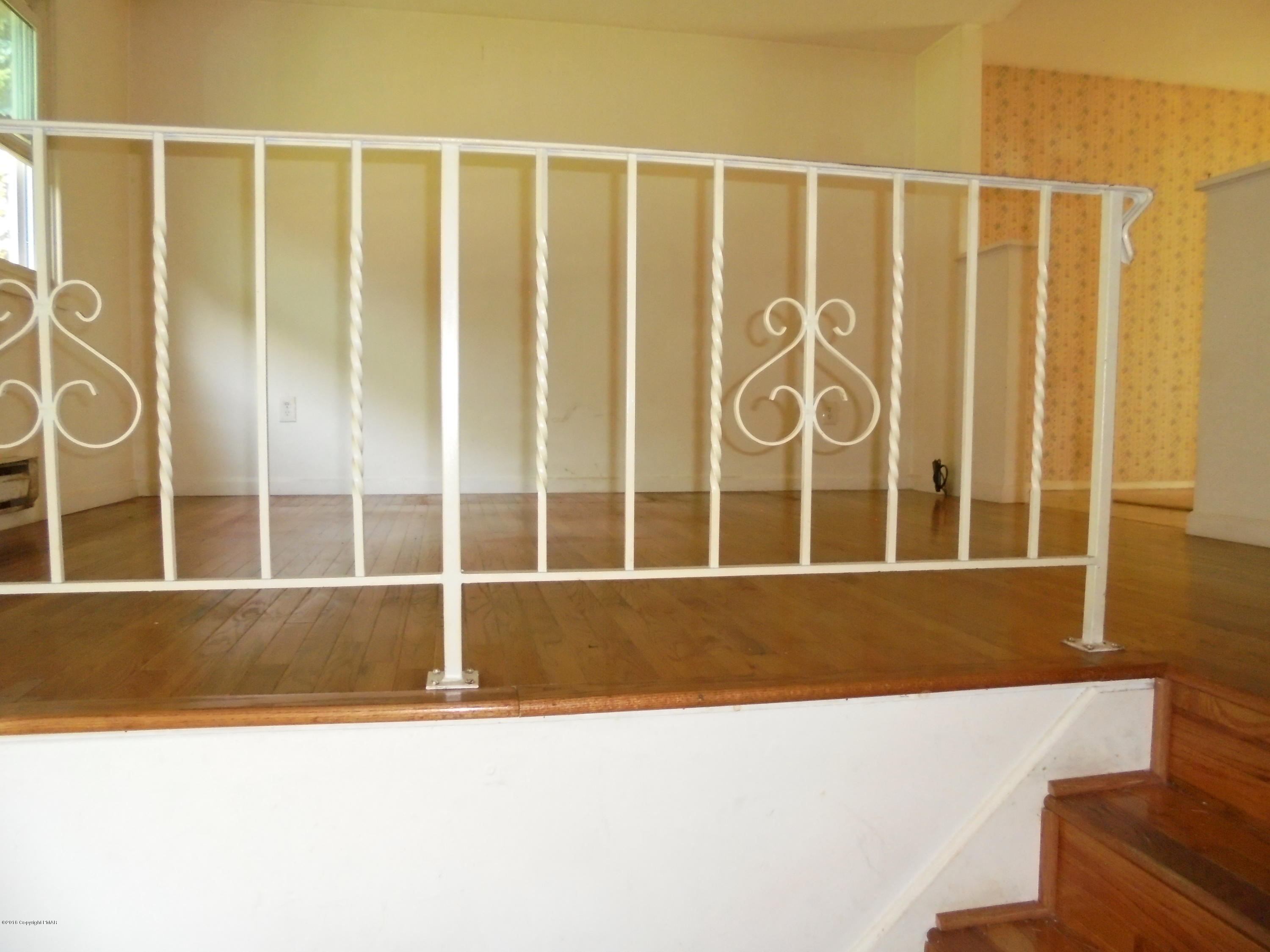 246 Lower Swiftwater Road Cresco, PA 18326 - Photo 4 of 24 living room