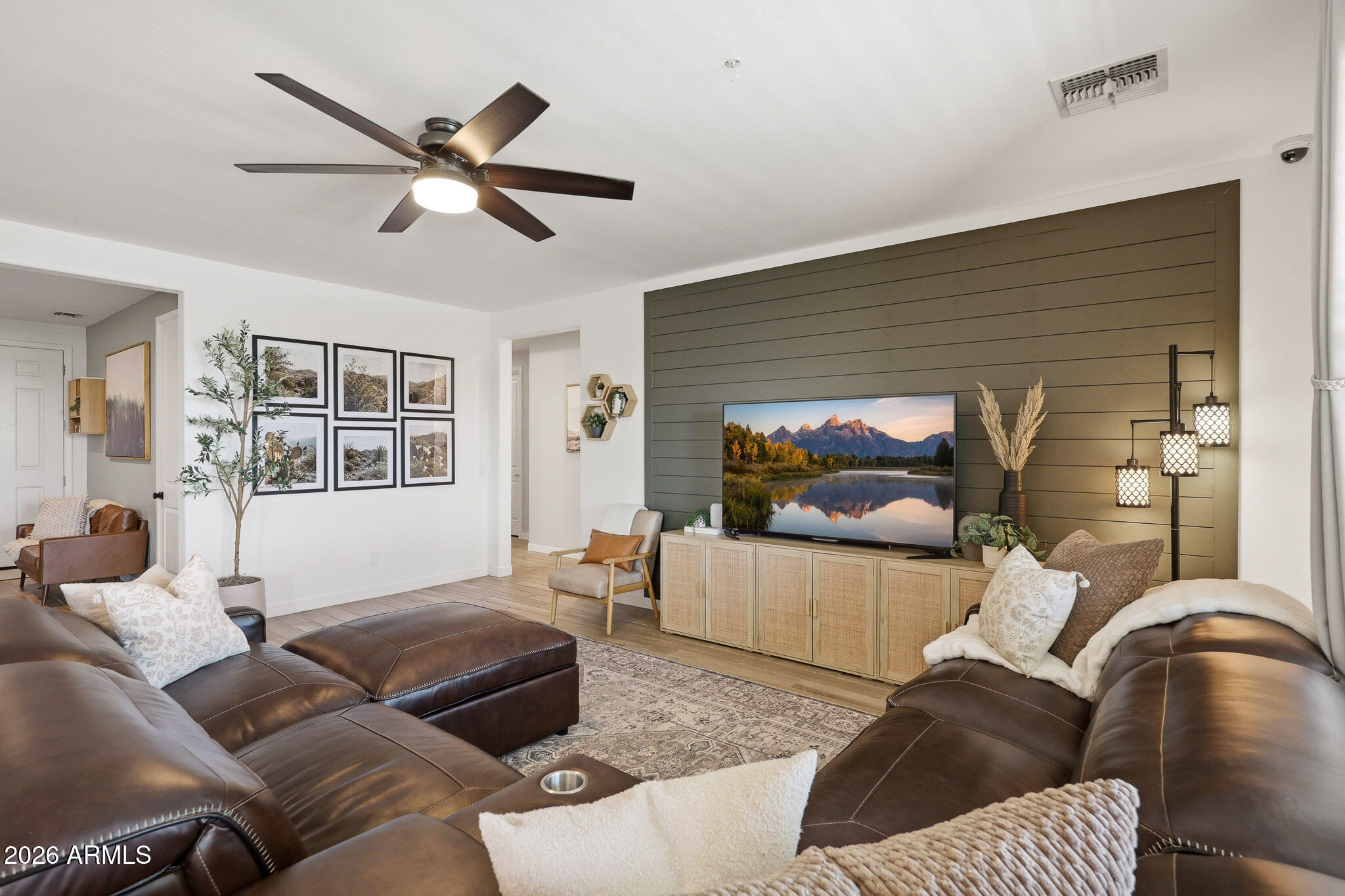 12617 West Lawrence Road Glendale, AZ 85307 - Photo 15 of 58 B (25)