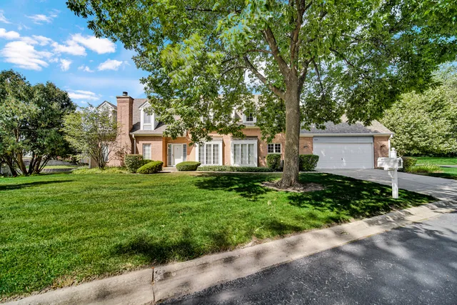 $367,500 | 5625 Chesapeake Drive, Unit 5625, McHenry, IL 60050