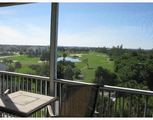 669 Northeast Plantation Road, Unit 407 Stuart, FL 34996 - Photo 7 of 8 Gallery Image 7