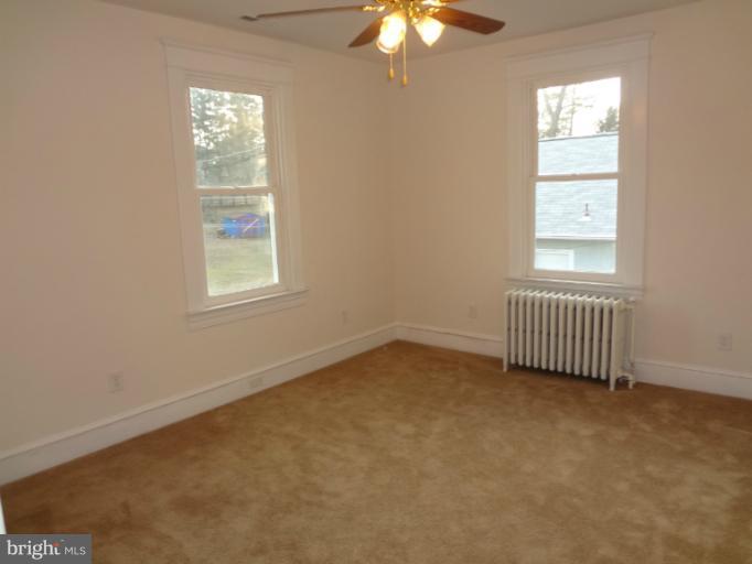 644 Coleraine Road Baltimore, MD 21229 - Photo 4 of 30 an empty room with a window