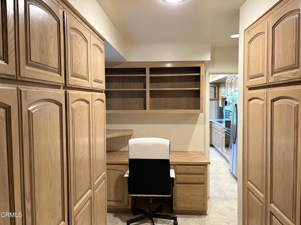 1920 North Altadena Drive Pasadena, CA 91107 - Photo 11 of 25 a view of walk in closet