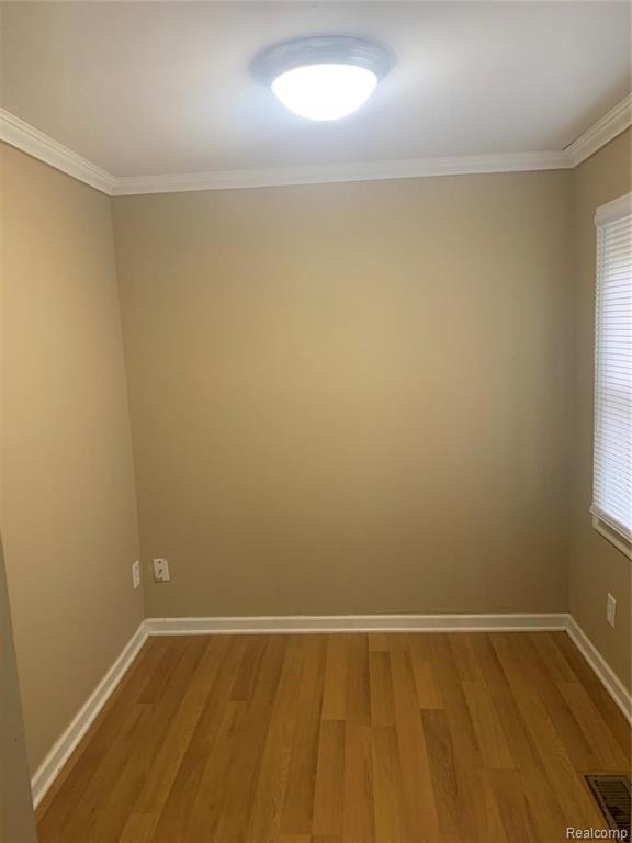 18530 Fox Redford, MI 48240 - Photo 8 of 15