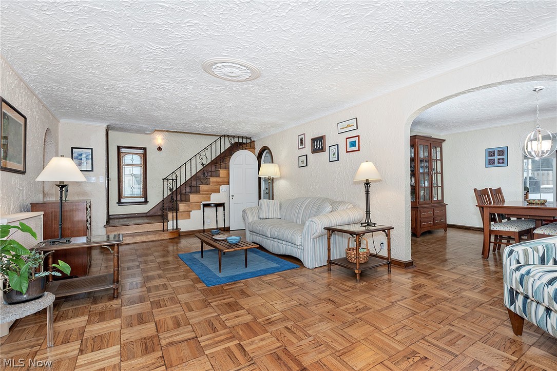 3259 Avalon Road Cleveland, OH 44120 - Photo 4 of 31 Gallery Image 4
