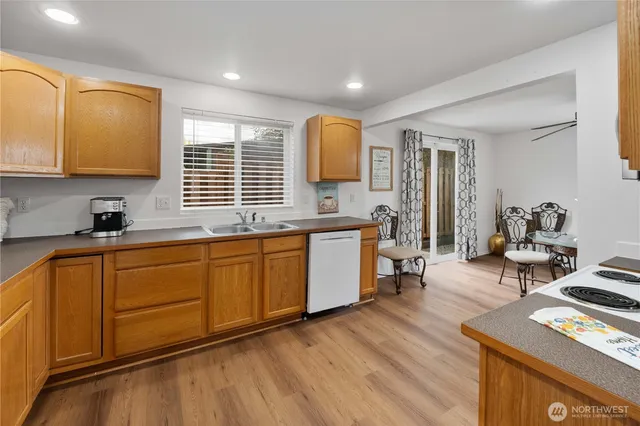 $474,999 | 5035 Pacific Avenue, Tacoma, WA 98408