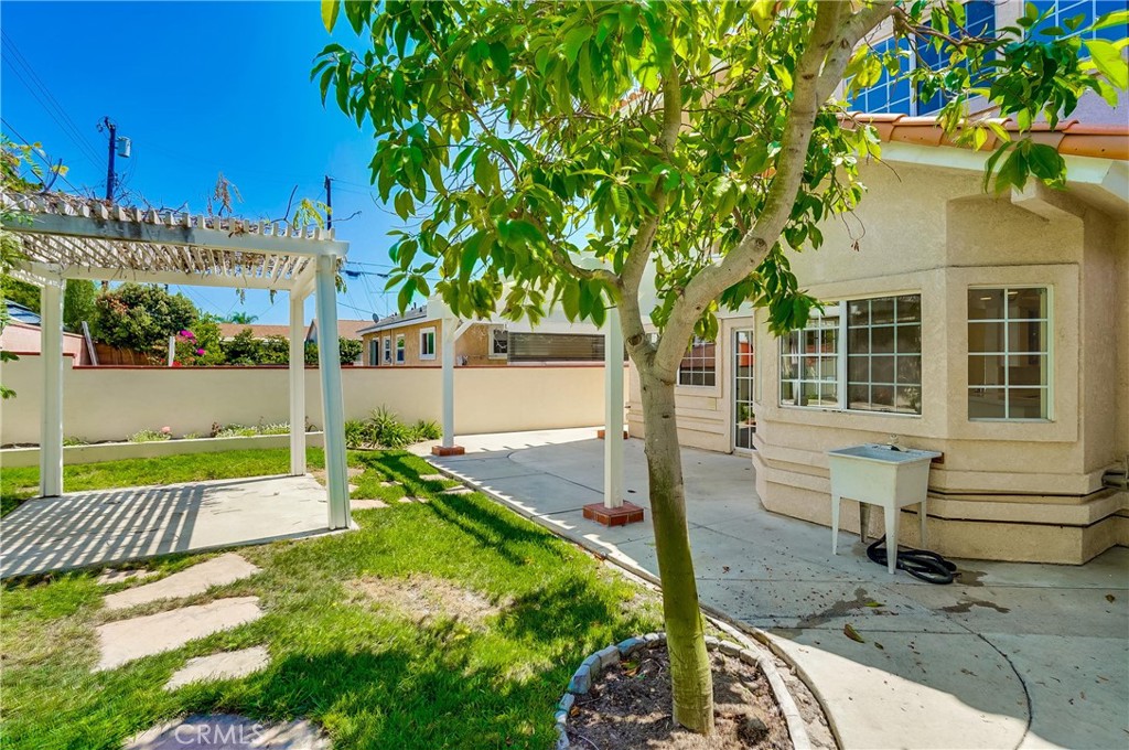 19614 Darien Place Torrance, CA 90503 - Photo 71 of 72 a house view with a garden space