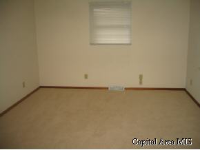 2279 South 6th Street Springfield, IL 62703 - Photo 2 of 8