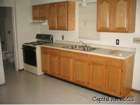 2279 South 6th Street Springfield, IL 62703 - Photo 3 of 8