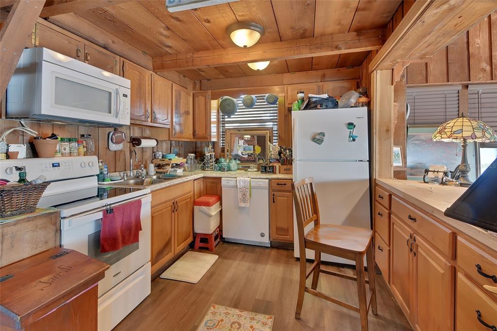 55512 Front Street Astor, FL 32102 - Photo 30 of 47