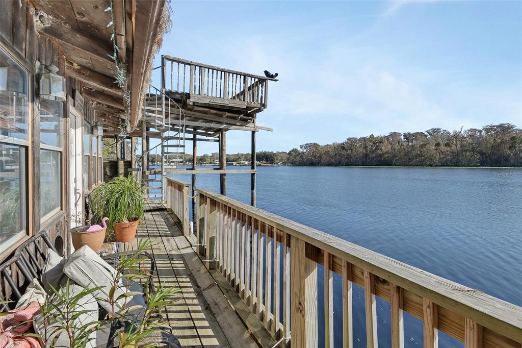 55512 Front Street Astor, FL 32102 - Photo 6 of 47