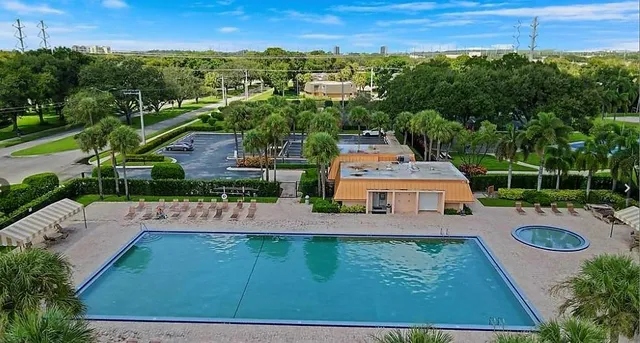 $224,900 | 5321 53rd Way, Unit 5321, West Palm Beach, FL 33409