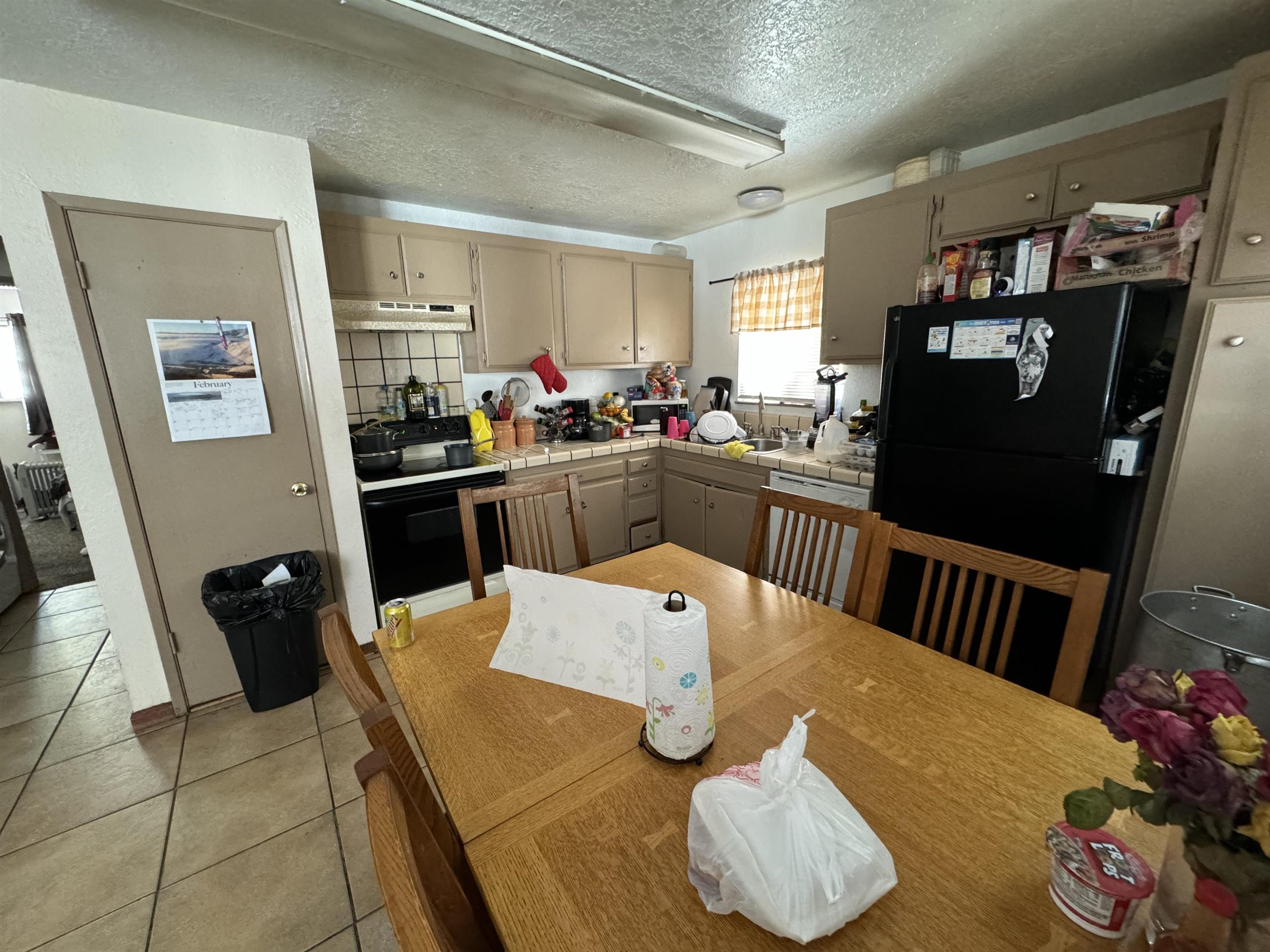 104 Joaquin Road Mammoth Lakes, CA 93546 - Photo 8 of 40 Upper Front Kitchen
