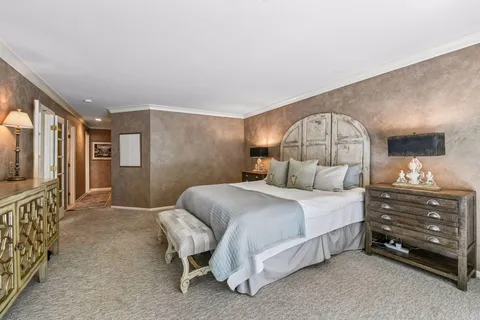 $749,000 | 1140 Hollybrook Drive, Wayzata, MN 55391