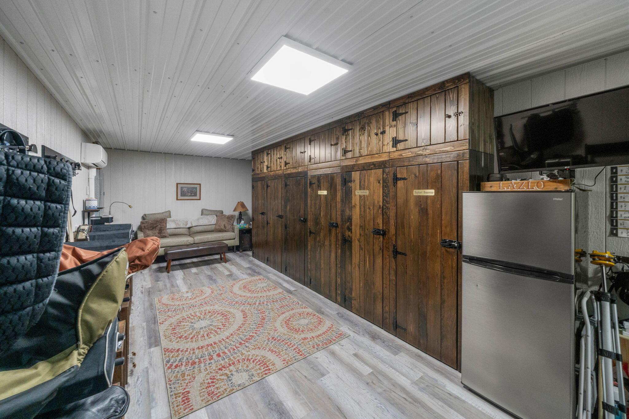 5516 Lancaster Road Hebron, OH 43025 - Photo 68 of 116 6 Custom tack closets