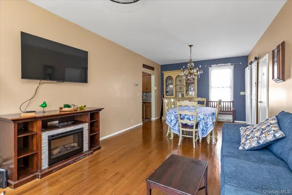 $1,299,000 | 1118 West Broadway, Hewlett, NY 11557