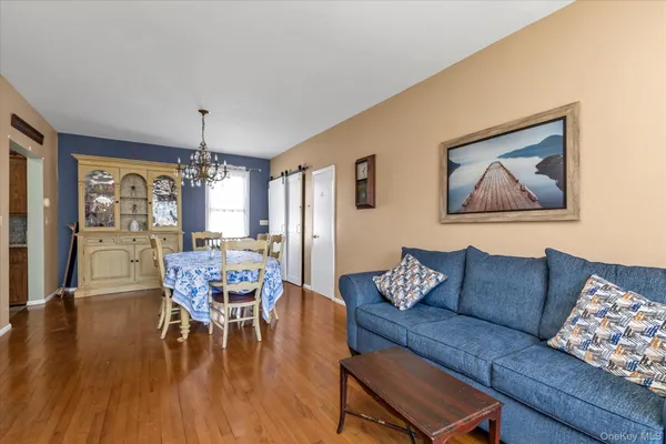 $1,299,000 | 1118 West Broadway, Hewlett, NY 11557