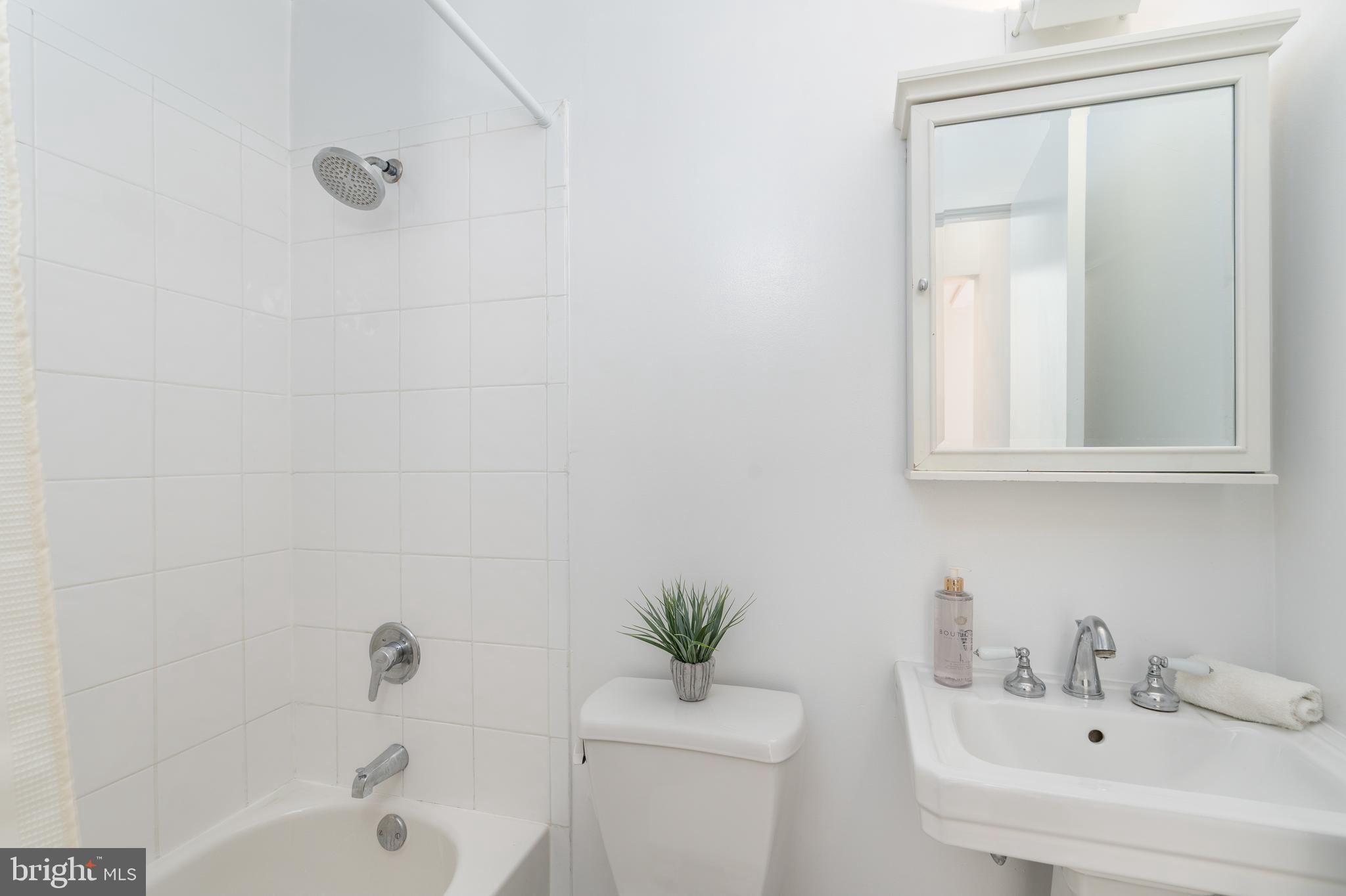 1706 16th Street Northwest, Unit 6 Washington, DC 20009 - Photo 13 of 27 Full bathroom upstairs