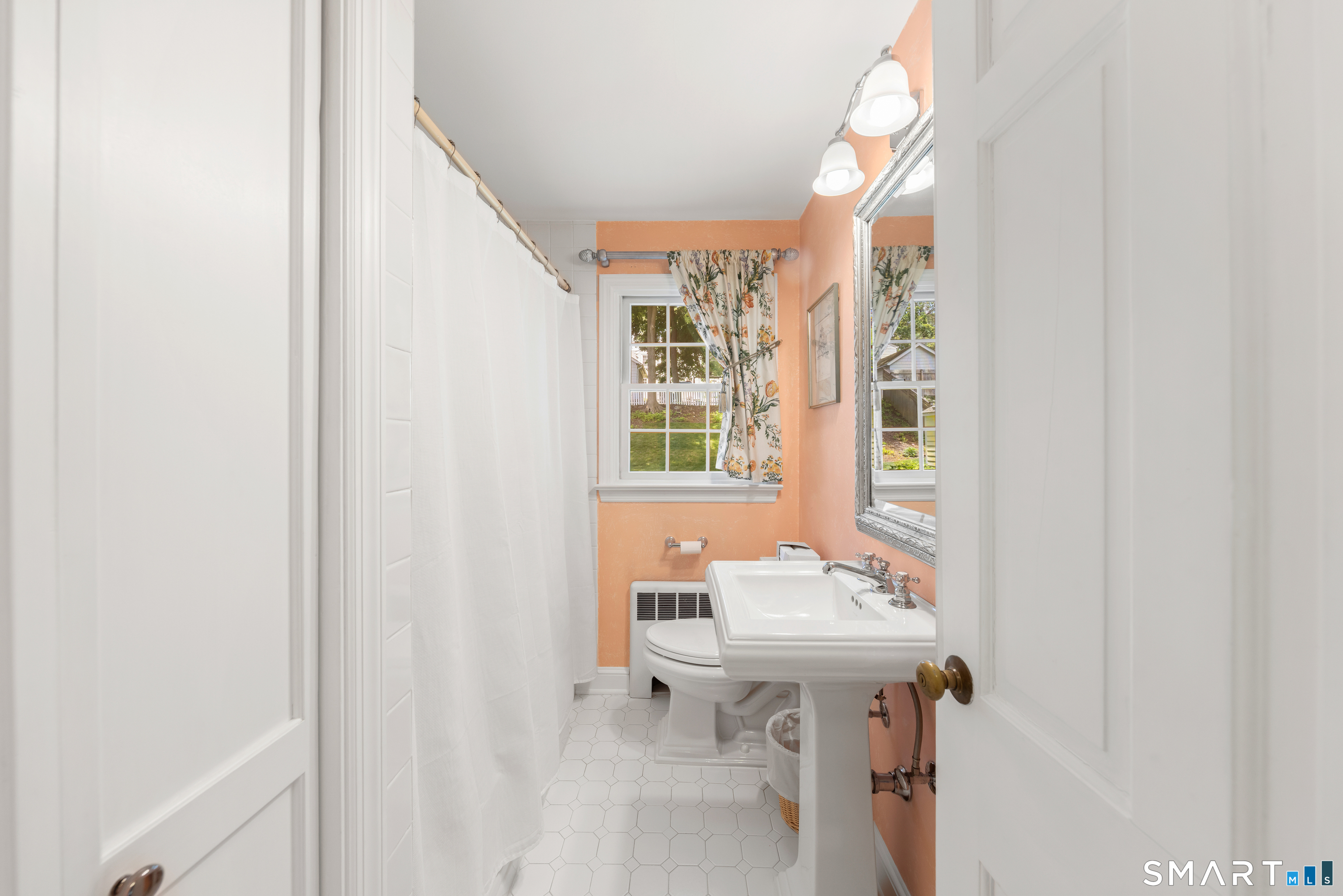 13 Devon Road Darien, CT 06820 - Photo 10 of 34