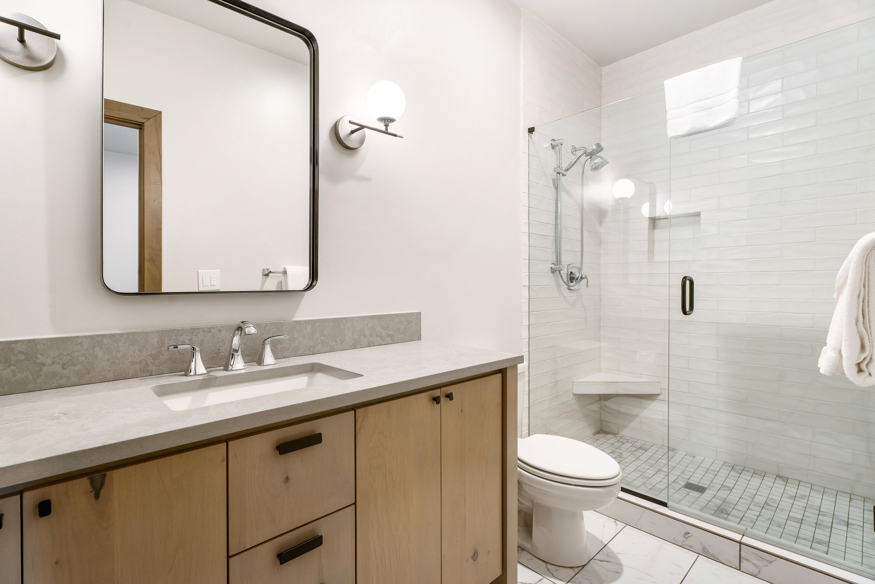 56815 Dancing Rock Loop, Unit 3 Bend, OR 97707 - Photo 38 of 71 Attached Full Bath