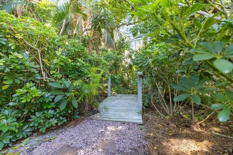 $545,000 | 447 Oak Point Road, Osprey, FL 34229