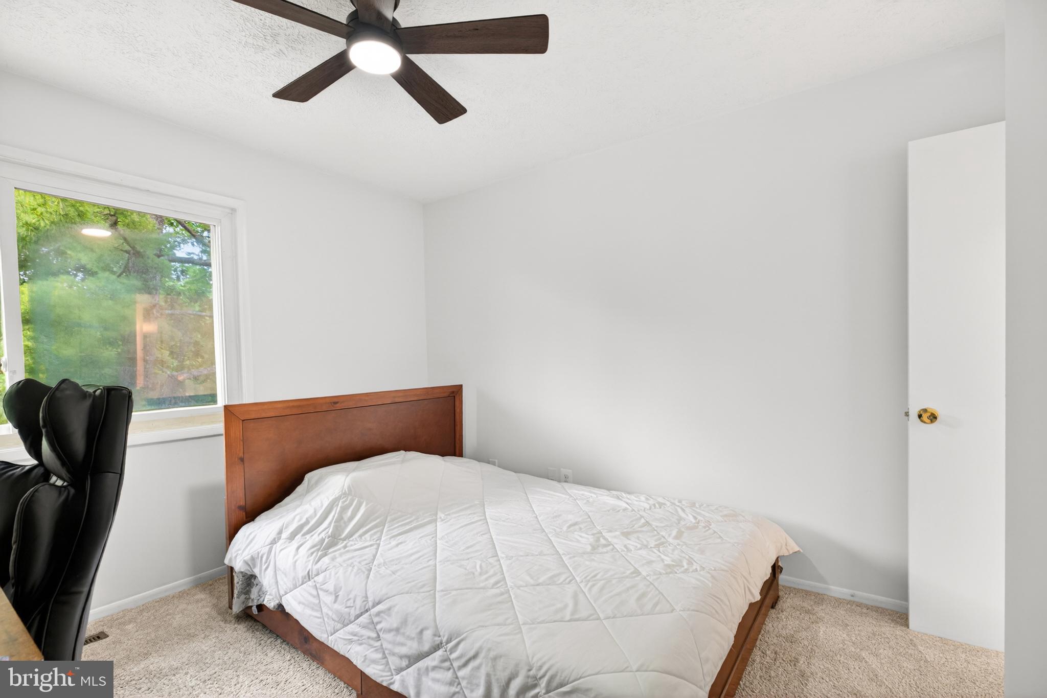 301 Reneau Way Herndon, VA 20170 - Photo 26 of 39