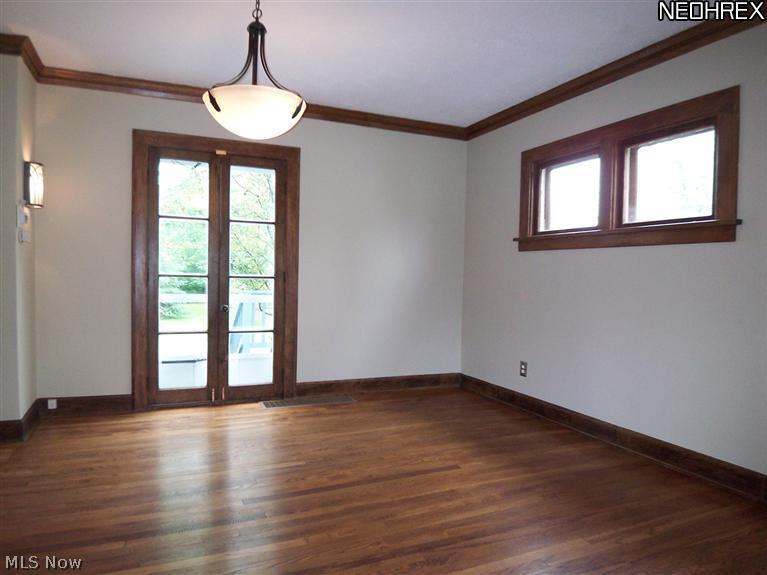 2239 Cranston Road Cleveland, OH 44118 - Photo 6 of 19